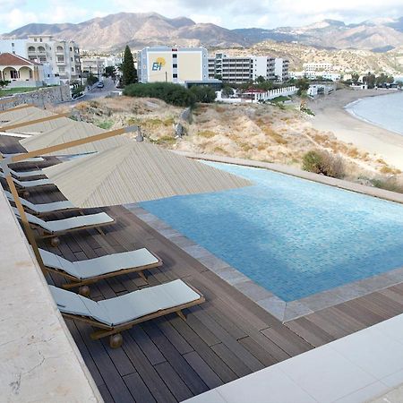 Potideon Bay Luxury Apartments Cárpatos Exterior foto
