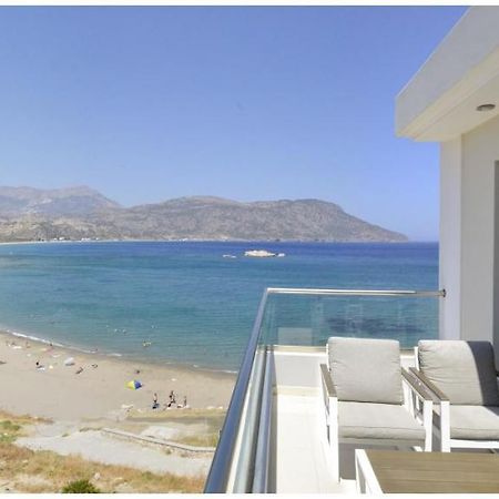 Potideon Bay Luxury Apartments Cárpatos Exterior foto