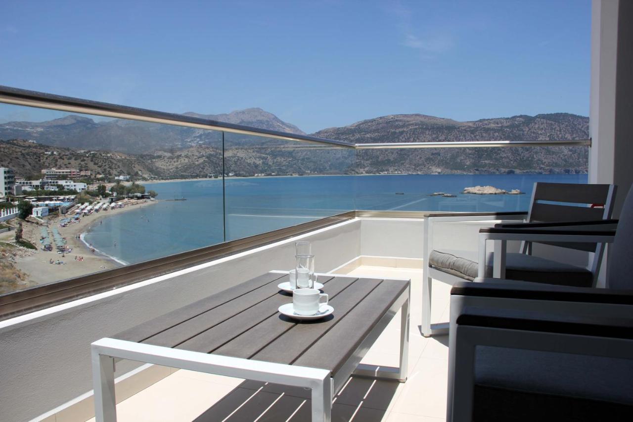 Potideon Bay Luxury Apartments Cárpatos Exterior foto