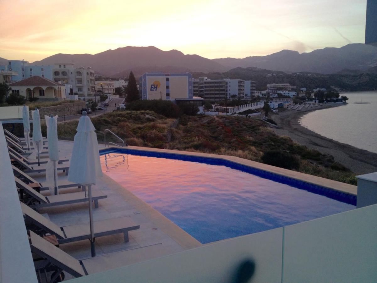 Potideon Bay Luxury Apartments Cárpatos Exterior foto